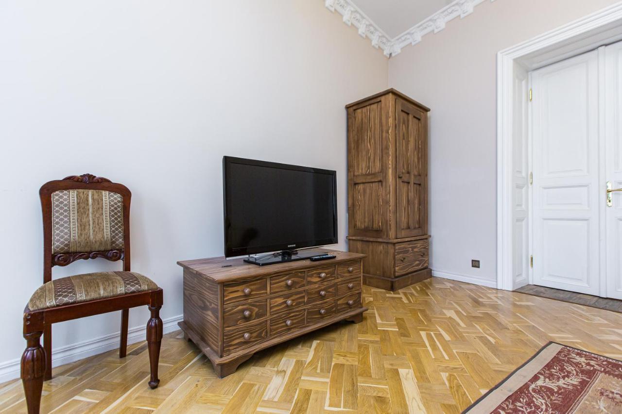 Австрійська Квартира В Центрі На Вулиці Михальчука 5 Lvov Exteriér fotografie